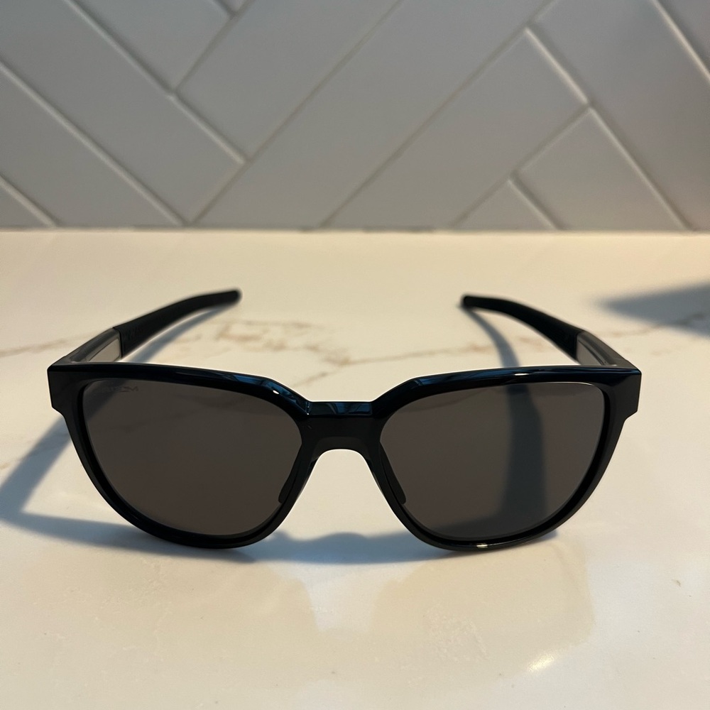 Oakley acuator sunglasses